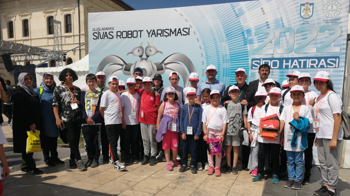 Uluslararası Sivas Robot Yarışmasında (Sİ-RO) Yavuz Selim Rüzgarı Esti.