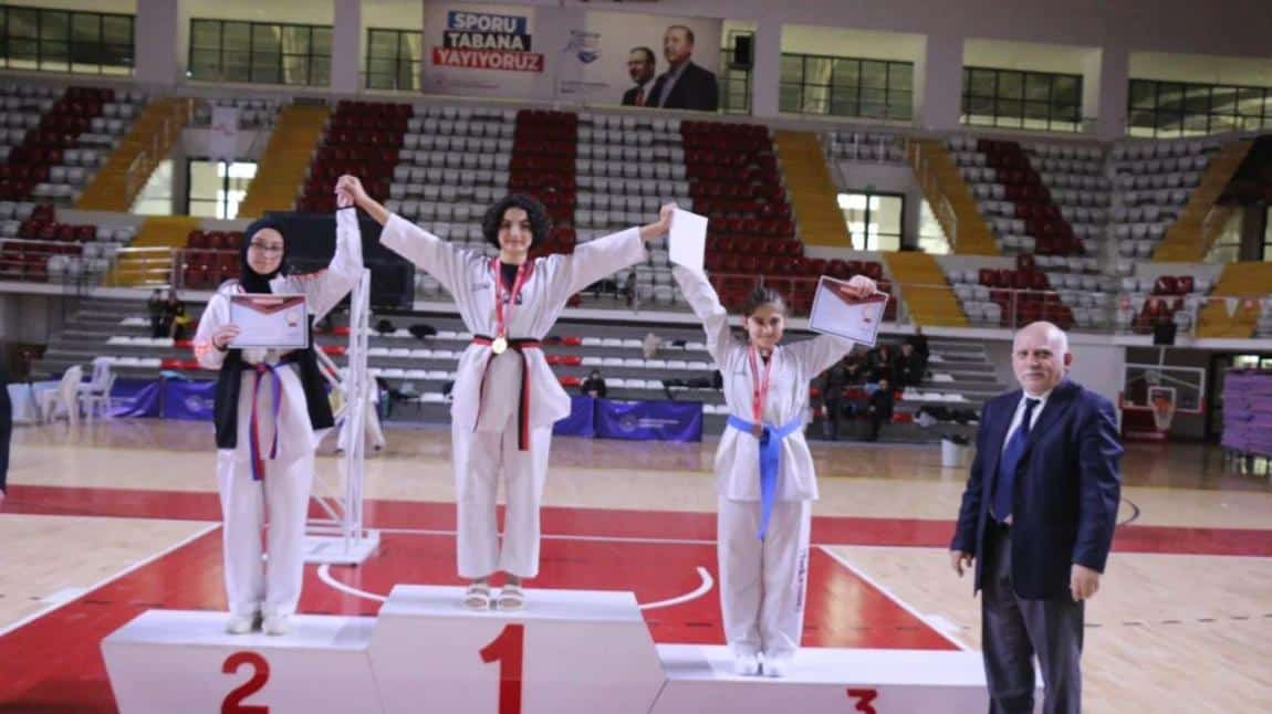 Zeynep Sivas Şampiyonu