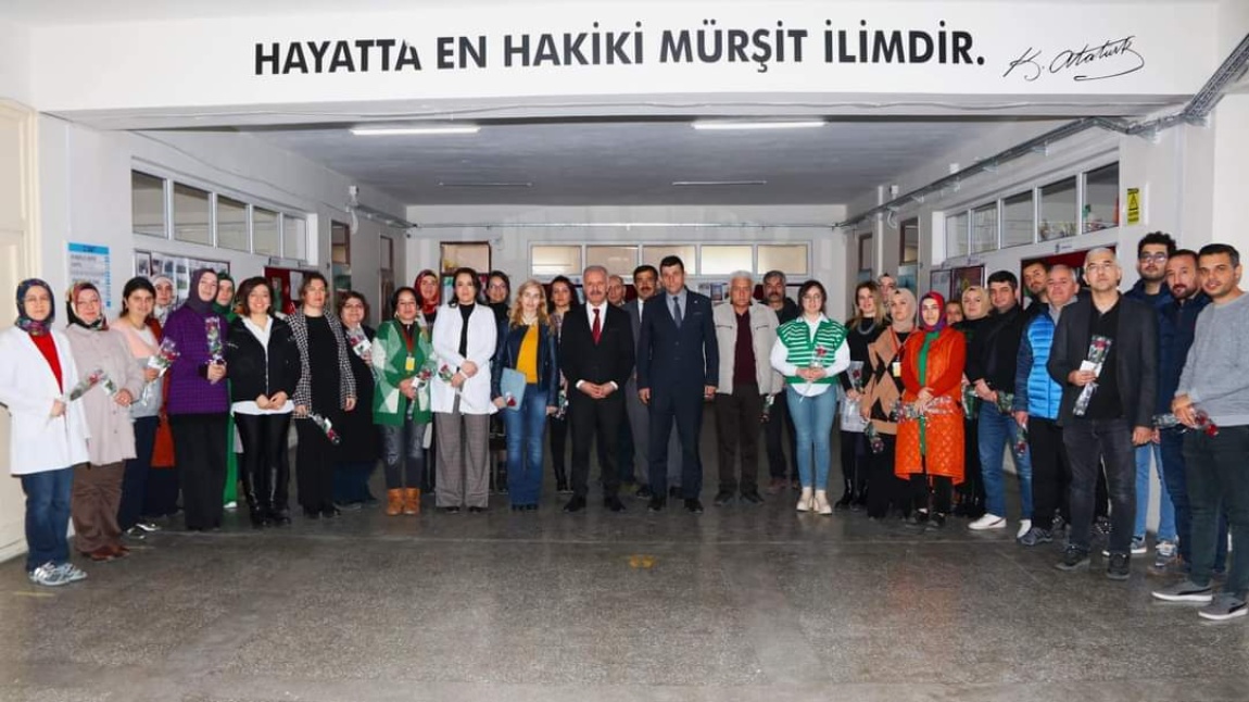 Millî Eğitim Müdürümüz Necati Yener okulumuzu ziyaret etti.